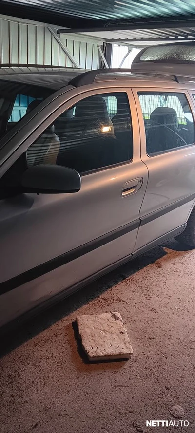 Volvo V70 2003, kuva 1/5