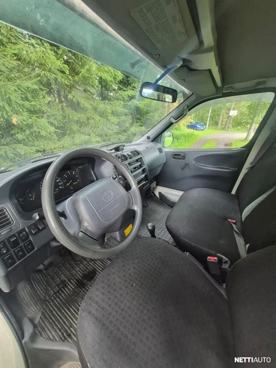 Toyota Hiace 2002, photo 7/10