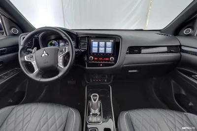 Mitsubishi Outlander PHEV 2021, kuva 7/19