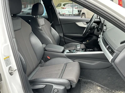 Audi A4 2022, photo 5/17