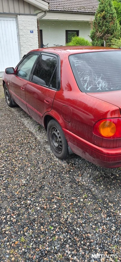 Toyota Corolla 1,4 VVT-i Linea Terra 4d 2000, photo 4/9