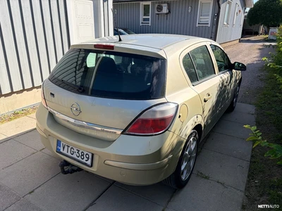 Opel Astra 1,6 Twinport Enjoy 5d 2004, photo 4/10