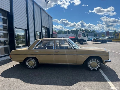 Mercedes-Benz 115 1974, kuva 6/13