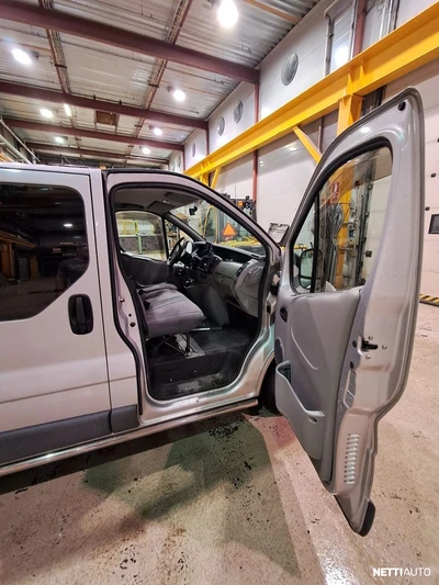 Renault Trafic 2009, kuva 2/7