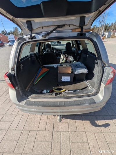 Volvo V70 2,4D Momentum aut 2009, kuva 7/12