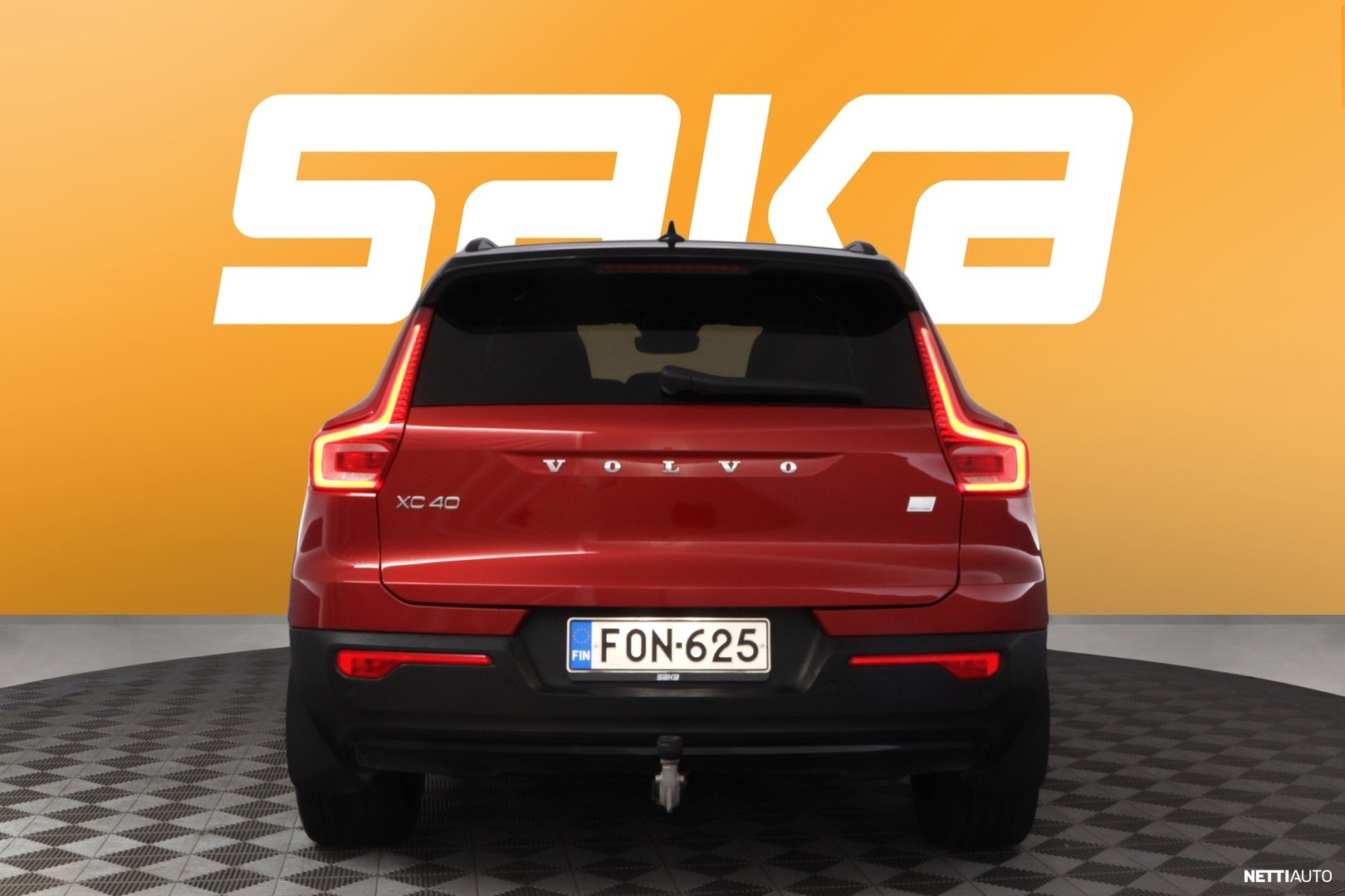 Volvo XC40 2021, photo 7/45