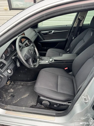 Mercedes-Benz C 2011, photo 2/11