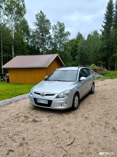 Hyundai i30 2010, kuva 2/13