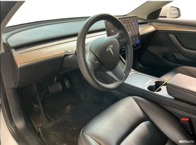 Tesla Model 3 2022, kuva 3/3
