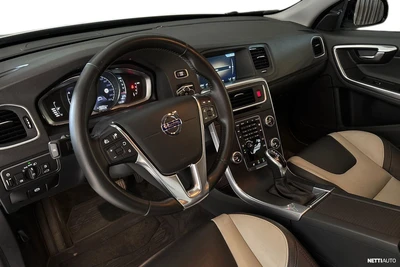 Volvo V60 Cross Country 2016, kuva 7/31