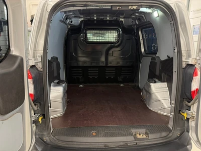 Ford Transit Courier 2016, kuva 4/10