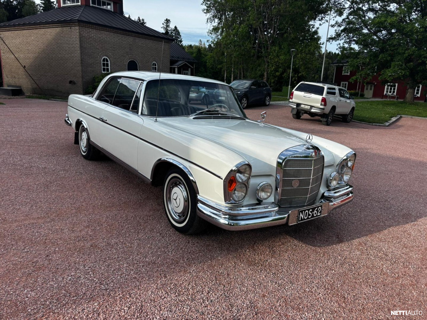 Mercedes-Benz 300