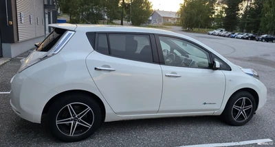 Nissan Leaf 2015, photo 6/27