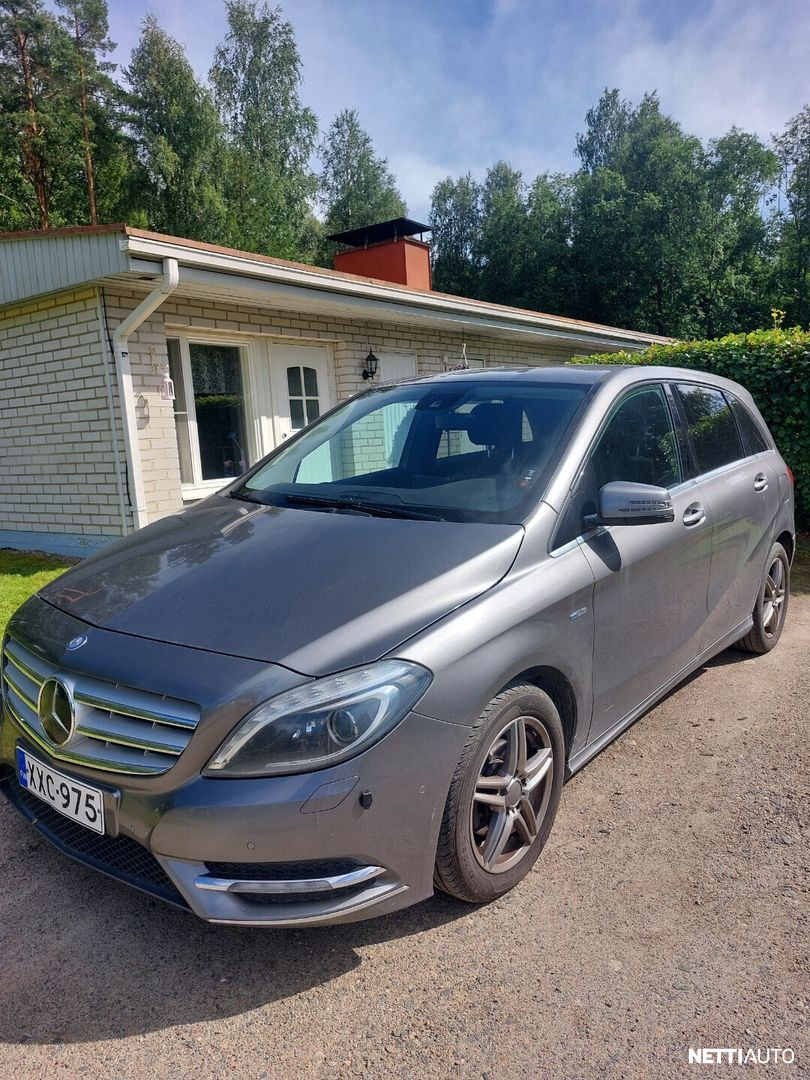 Mercedes-Benz B 180 2012, kuva 5/11