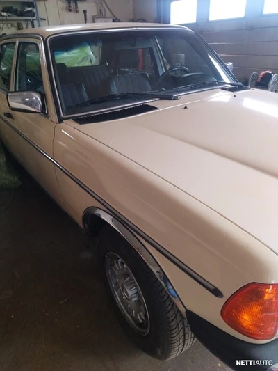 Mercedes-Benz 250 250 automatic 4d sedan 1980, kuva 2/10