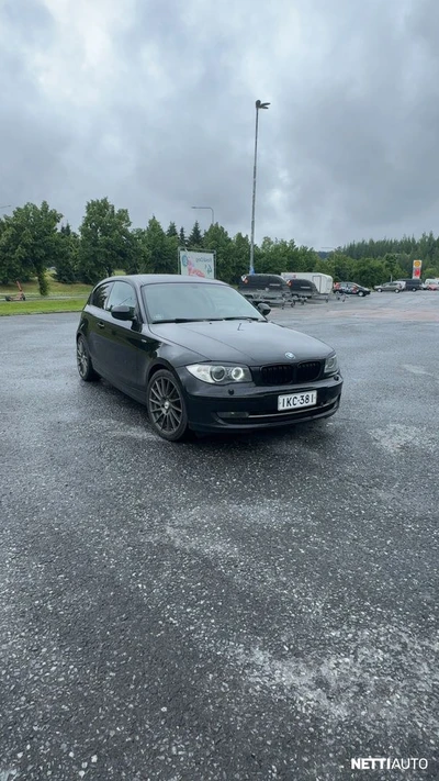 BMW 118 2011, photo 1/4
