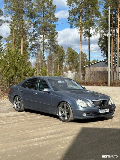 Mercedes-Benz E 220 2003, kuva 3/12