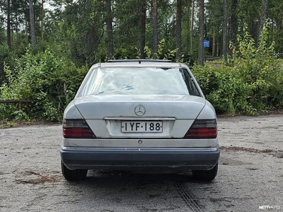 Mercedes-Benz E 1994, kuva 4/20