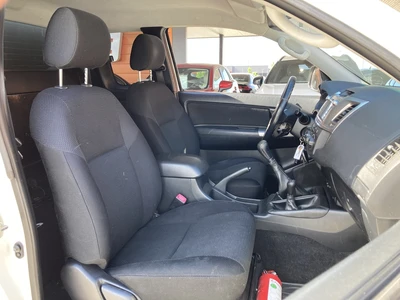 Toyota Hilux Extra Cab 2.5 D-4D SR 4WD 2015, photo 6/7