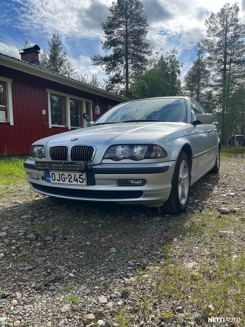 BMW 323