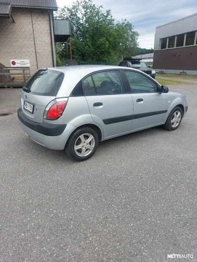 Kia Rio 2009, photo 3/6