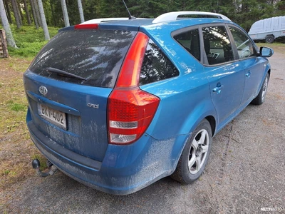 Kia Ceed 1,6 CRDi Active SW A/T 2010, kuva 2/5