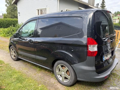 Ford Transit Courier 2015, photo 5/20
