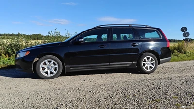 Volvo V70 2,0D Kinetic 2009, kuva 4/10