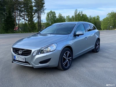 Volvo V60 D6 Summum+ plug in hybrid aut 2013, photo 2/17