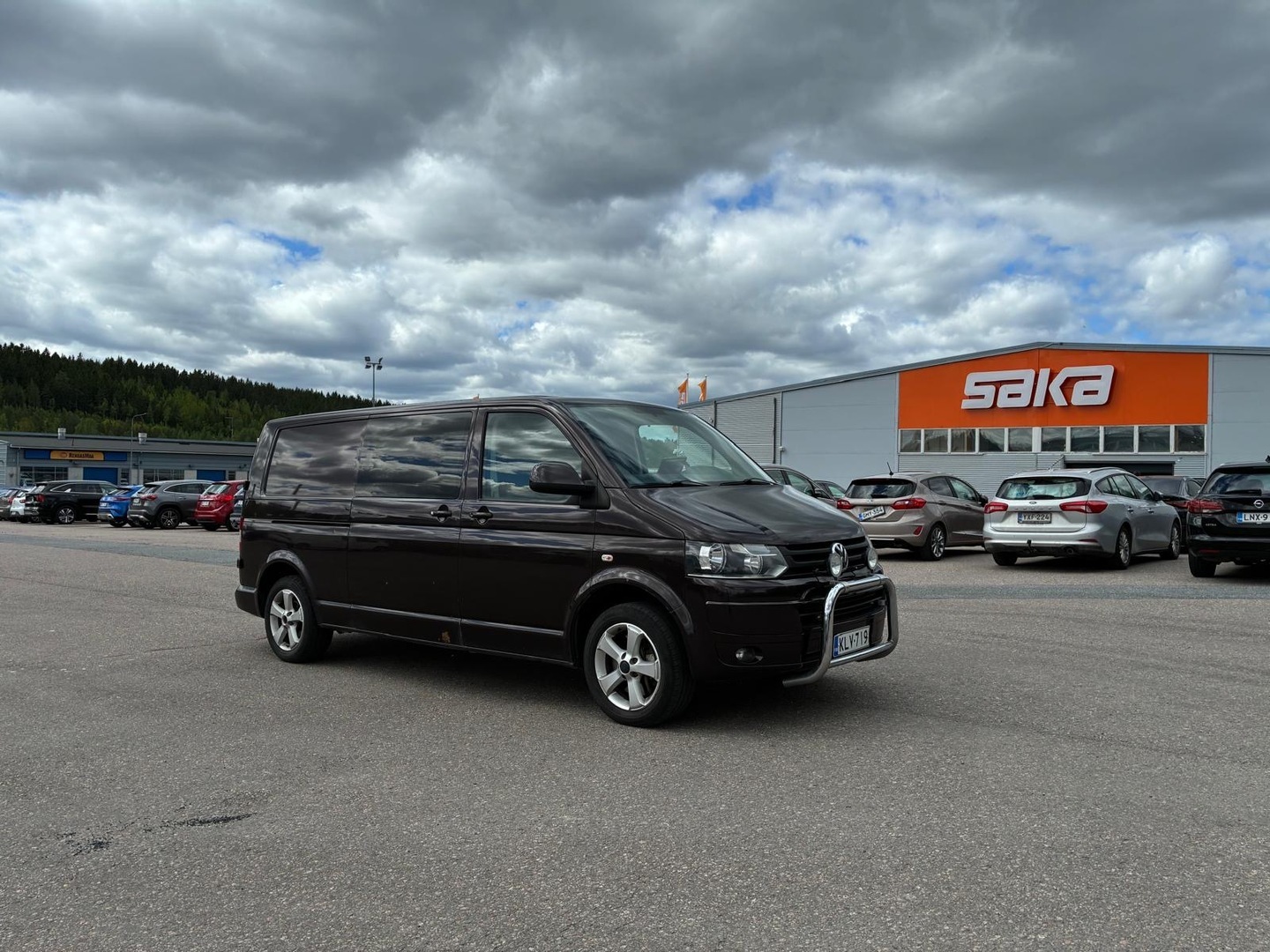 Volkswagen Transporter umpipakettiauto pitkä 2,0 TDI 132 kW 4Motion DSG 3200kg