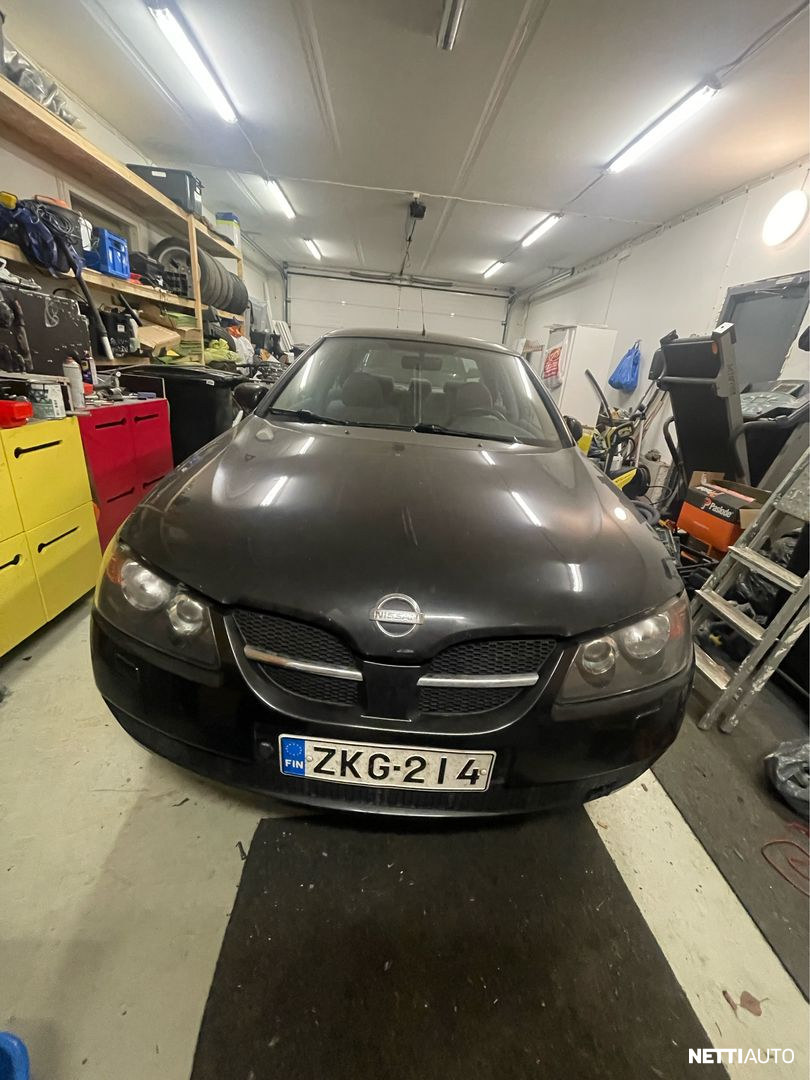Nissan Almera