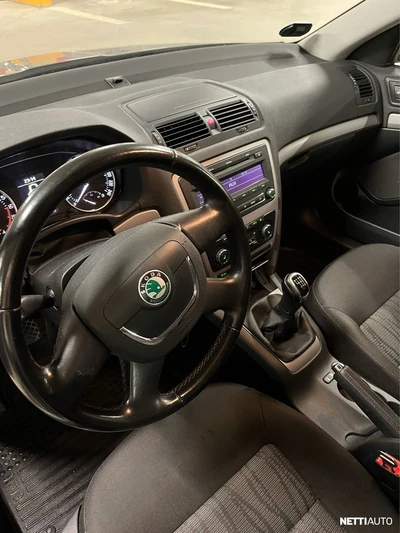 Skoda Octavia Combi 2,0 TDI 140 Elegance 2011, kuva 6/14