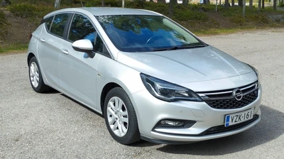 Opel Astra 2018, photo 1/10