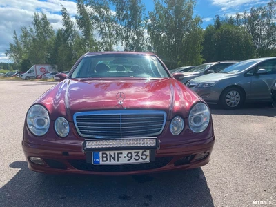 Mercedes-Benz E 2004, kuva 2/10
