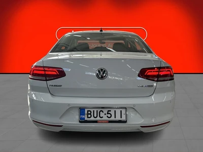 Volkswagen Passat 2017, photo 7/33