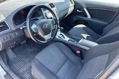 Toyota Avensis 2012, photo 3/3