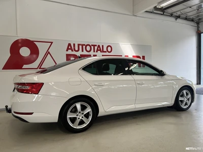 Skoda Superb 2016, photo 4/17