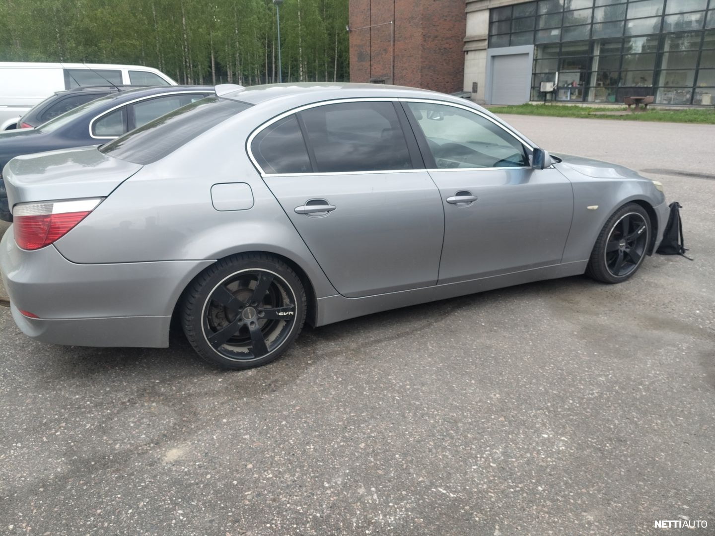 BMW 525