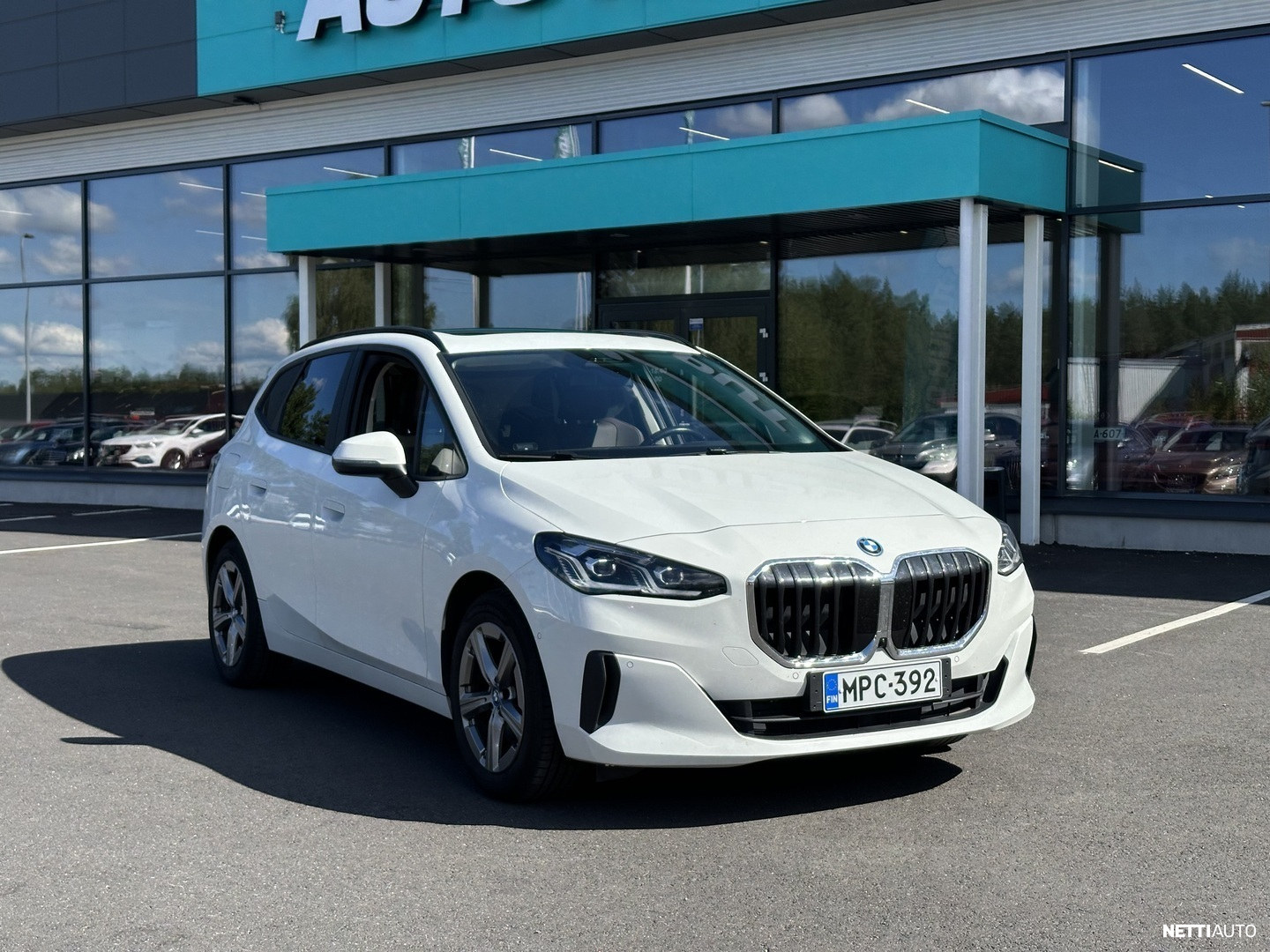 BMW 225