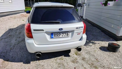 Subaru Legacy 2,0 GT 2004, photo 3/8
