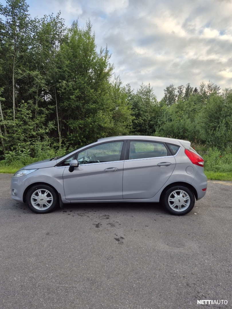 Ford Fiesta 2011, photo 3/7