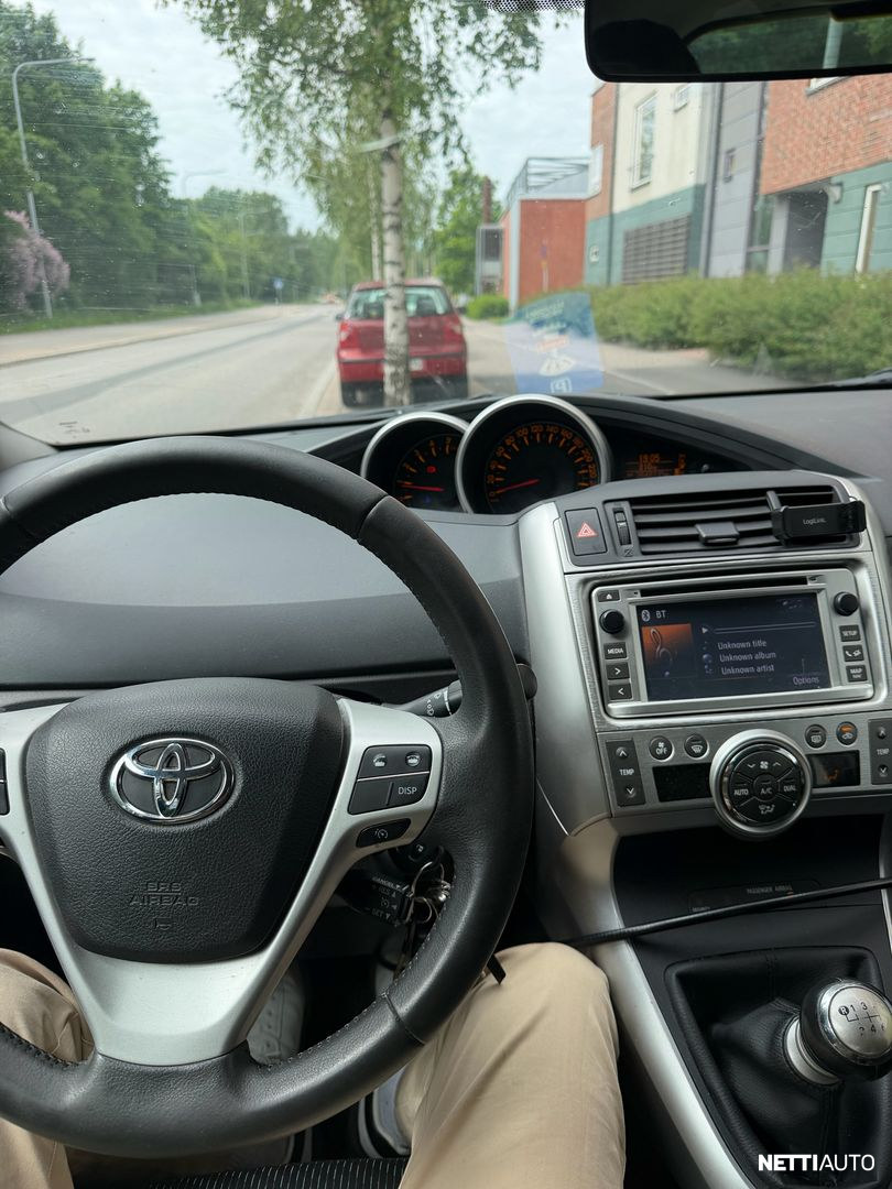 Toyota Verso 2012, photo 6/8
