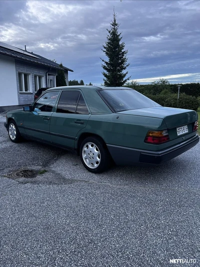 Mercedes-Benz 250 1988, photo 5/19