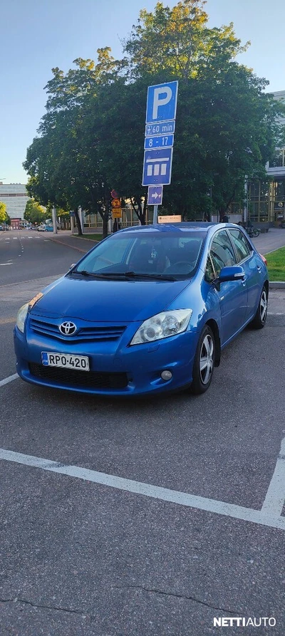Toyota Auris 1,4 D-4D DPF Linea Sol 5ov 2010, kuva 2/10