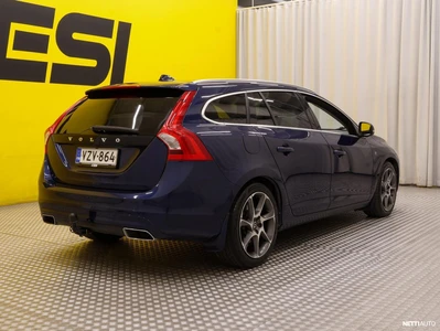 Volvo V60 D4 AWD Ocean Race 2015, photo 3/53