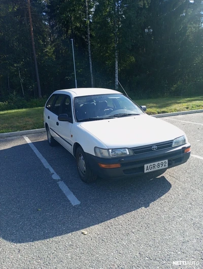 Toyota Corolla 1995, kuva 2/5