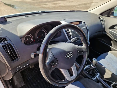Kia Ceed 1,6 ISG Active SW EcoDynamics 2010, photo 6/17
