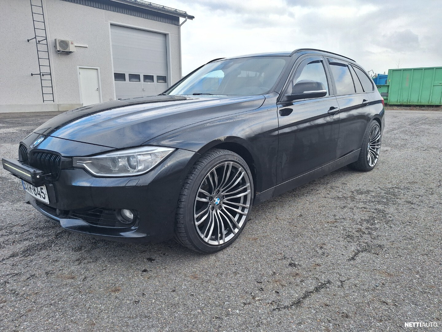 BMW 330