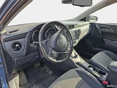 Toyota Auris 2015, photo 3/7