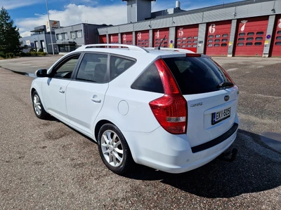 Kia Ceed 1,6 ISG Active SW EcoDynamics 2010, photo 2/17